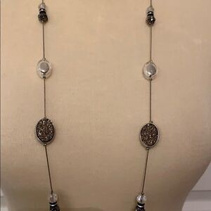 New York and Co crystal necklace
